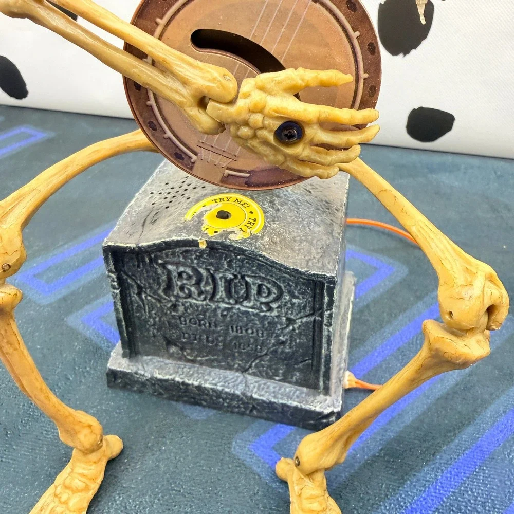 Magic Power Co Banjo Skeleton Halloween Decor Tan Animated Tombstone Prop 12